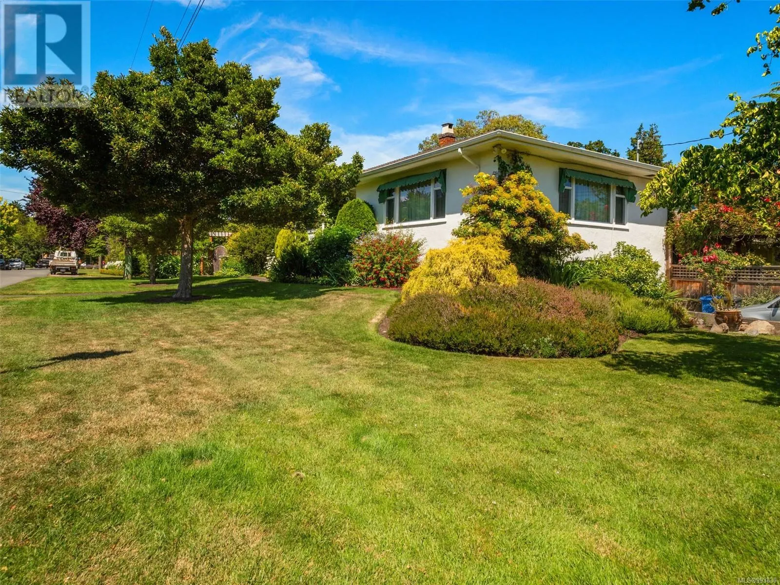877 Island Rd