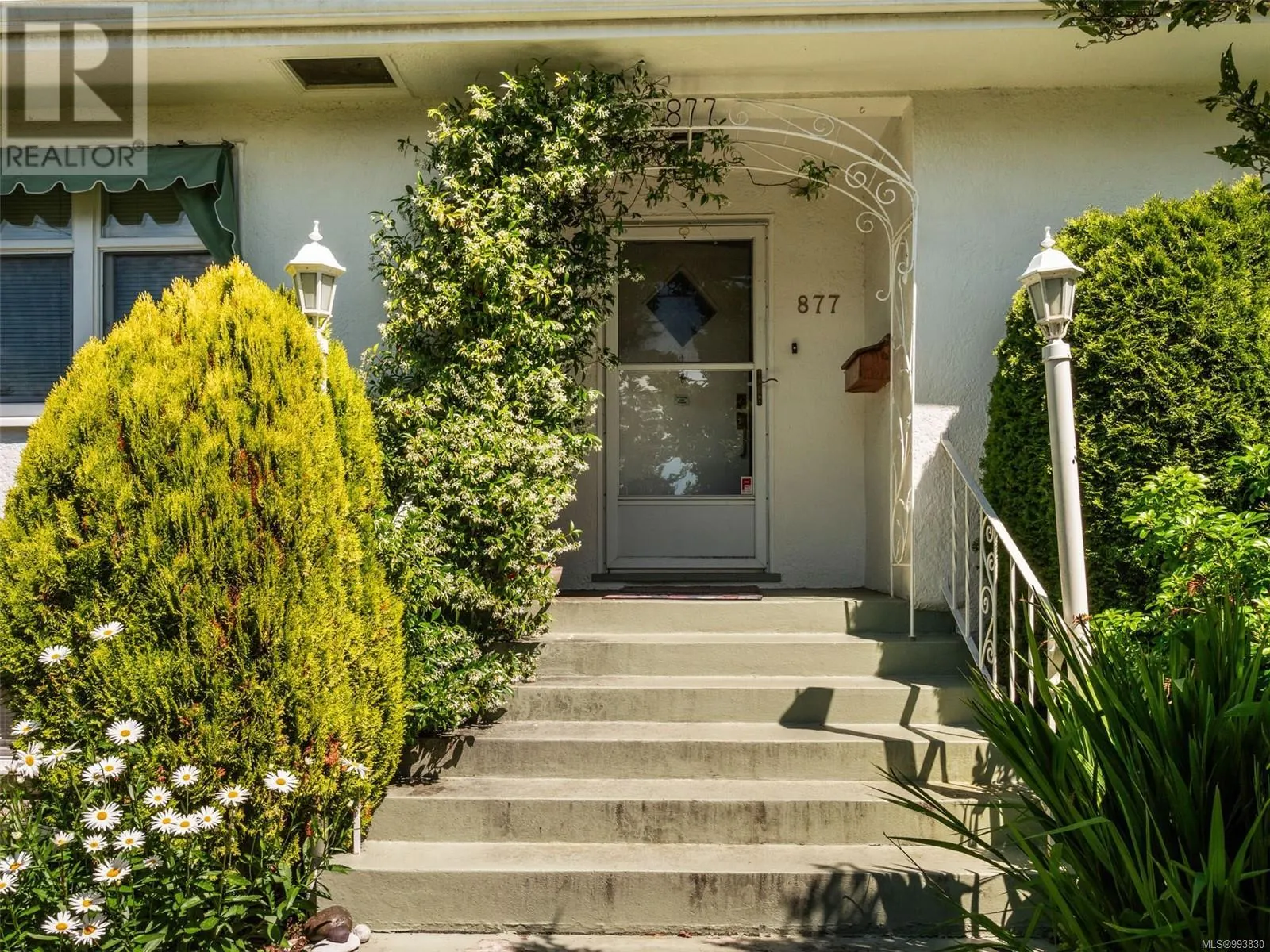 877 Island Rd