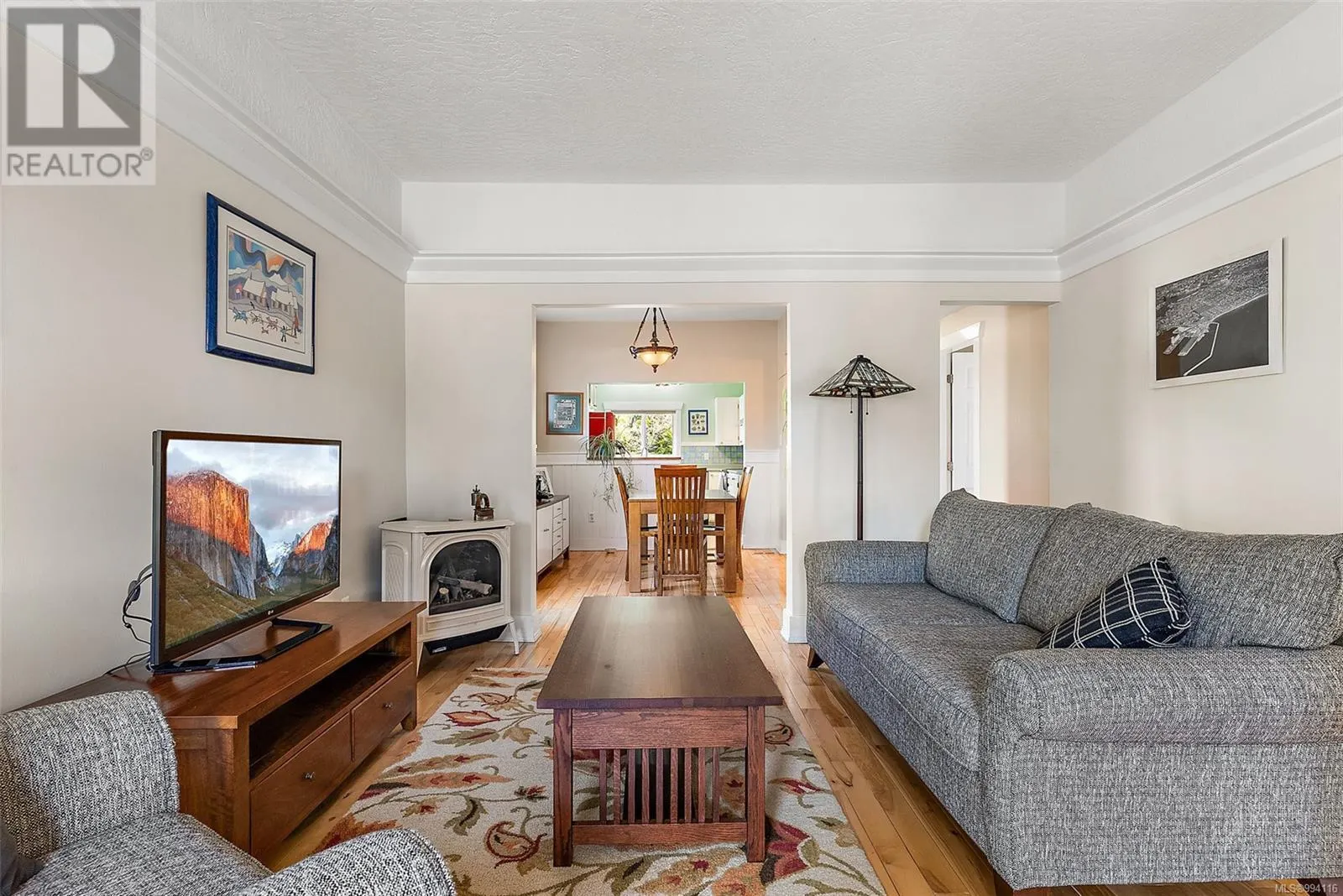 212 Simcoe St