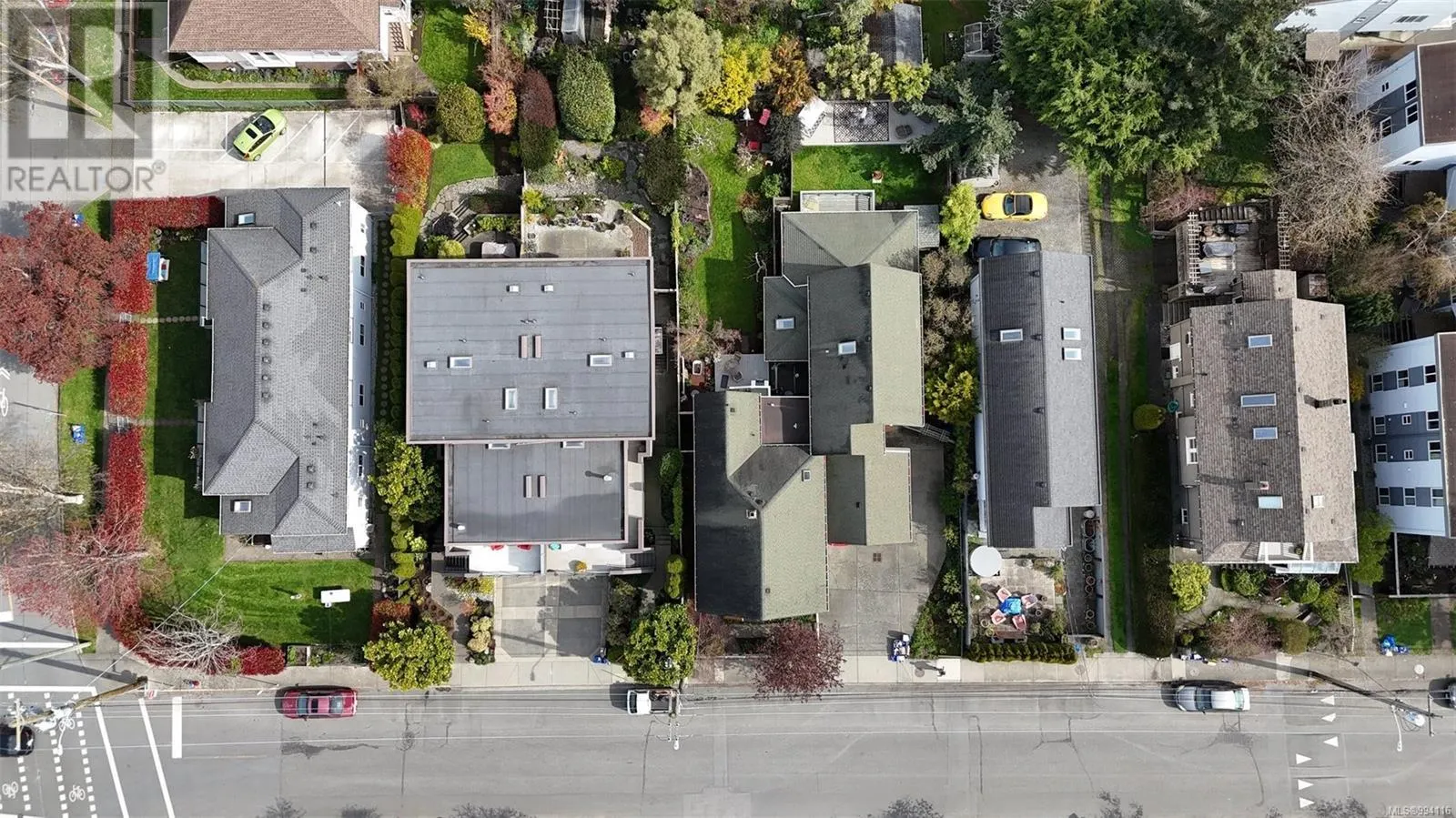 212 Simcoe St