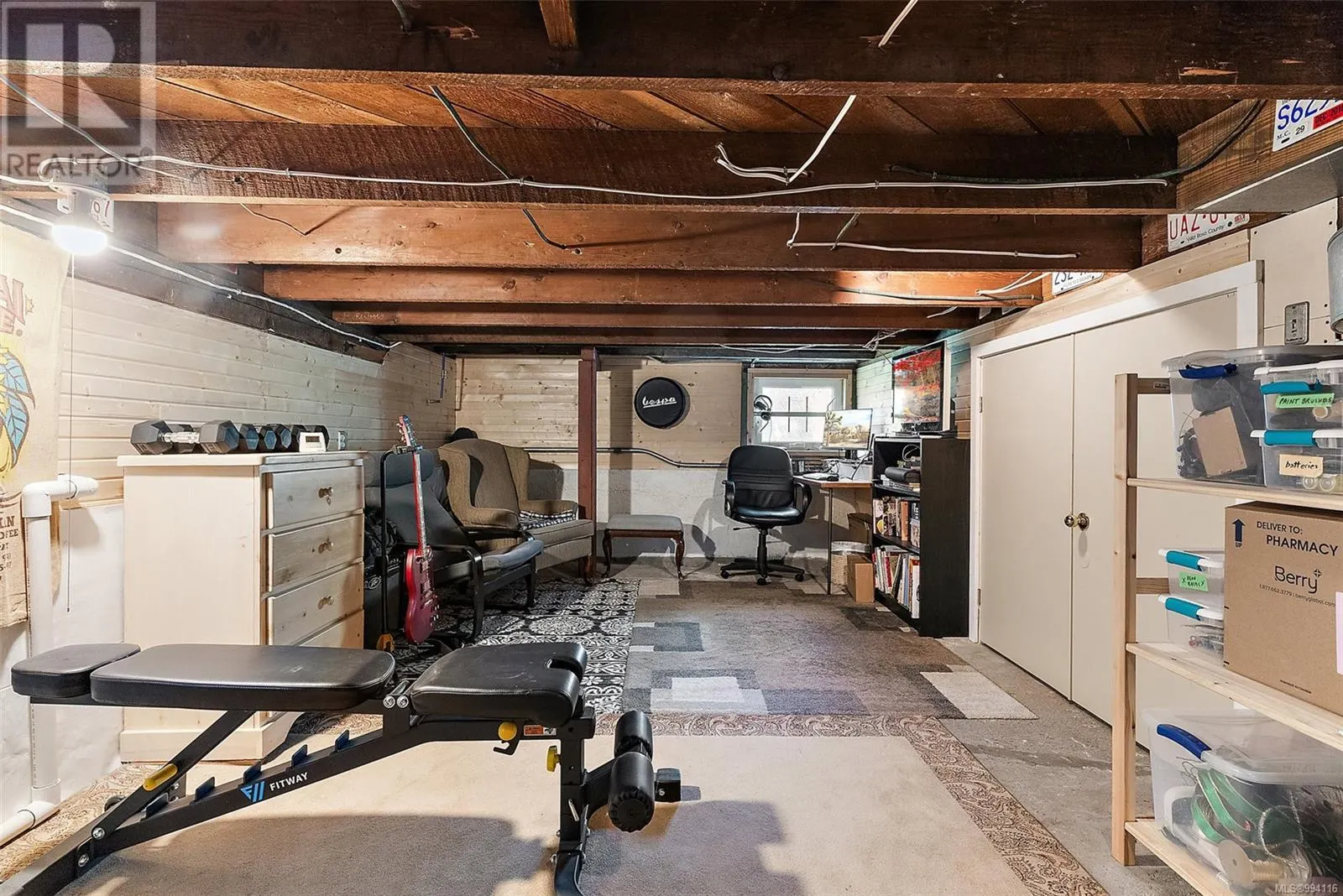 212 Simcoe St