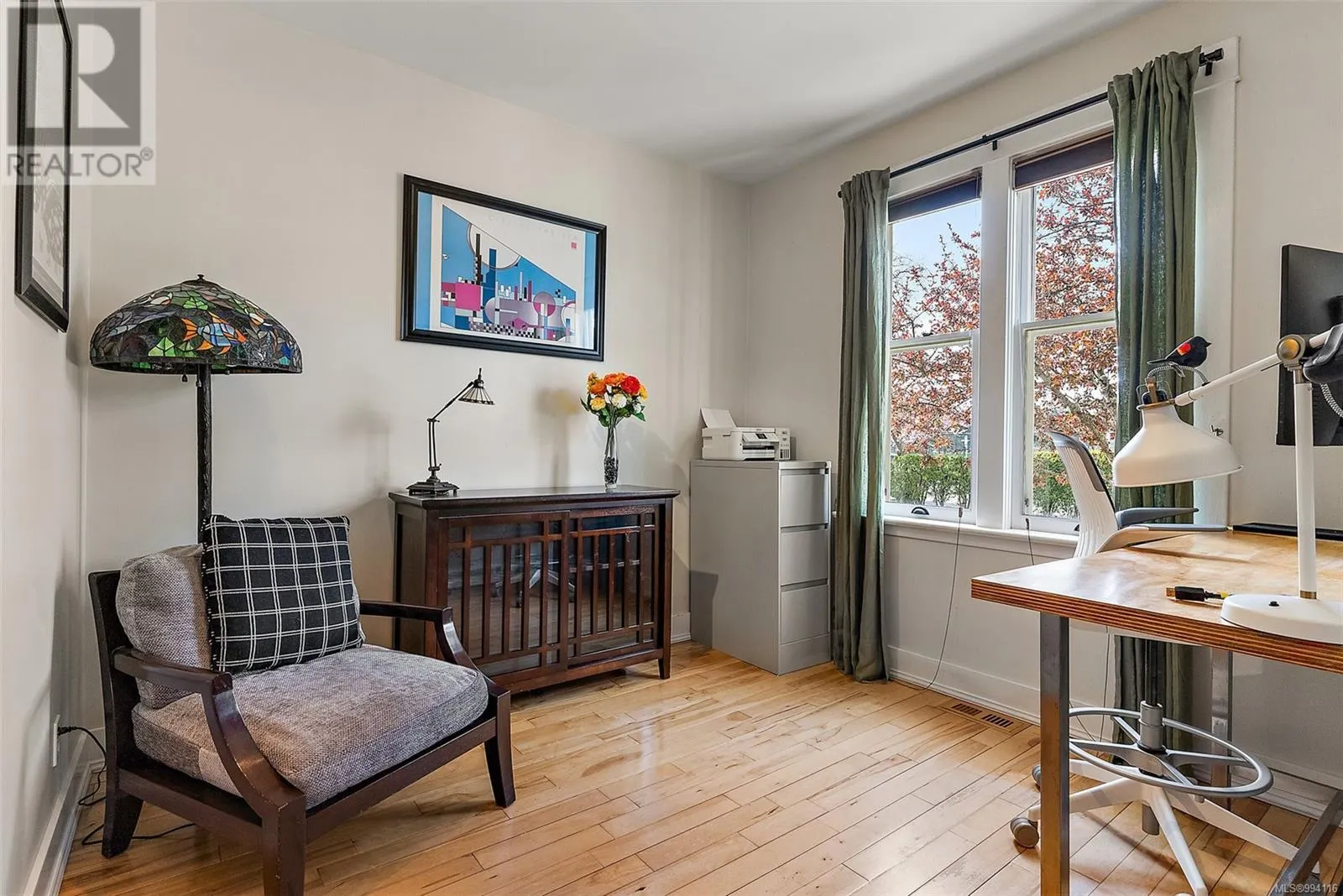 212 Simcoe St
