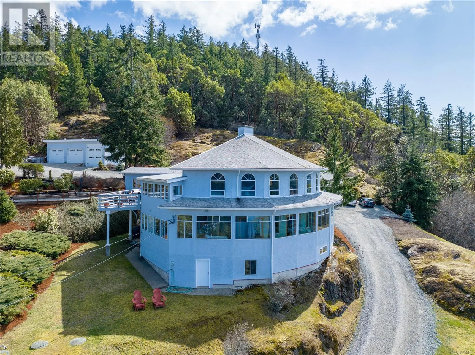 1828 Strathcona Hts