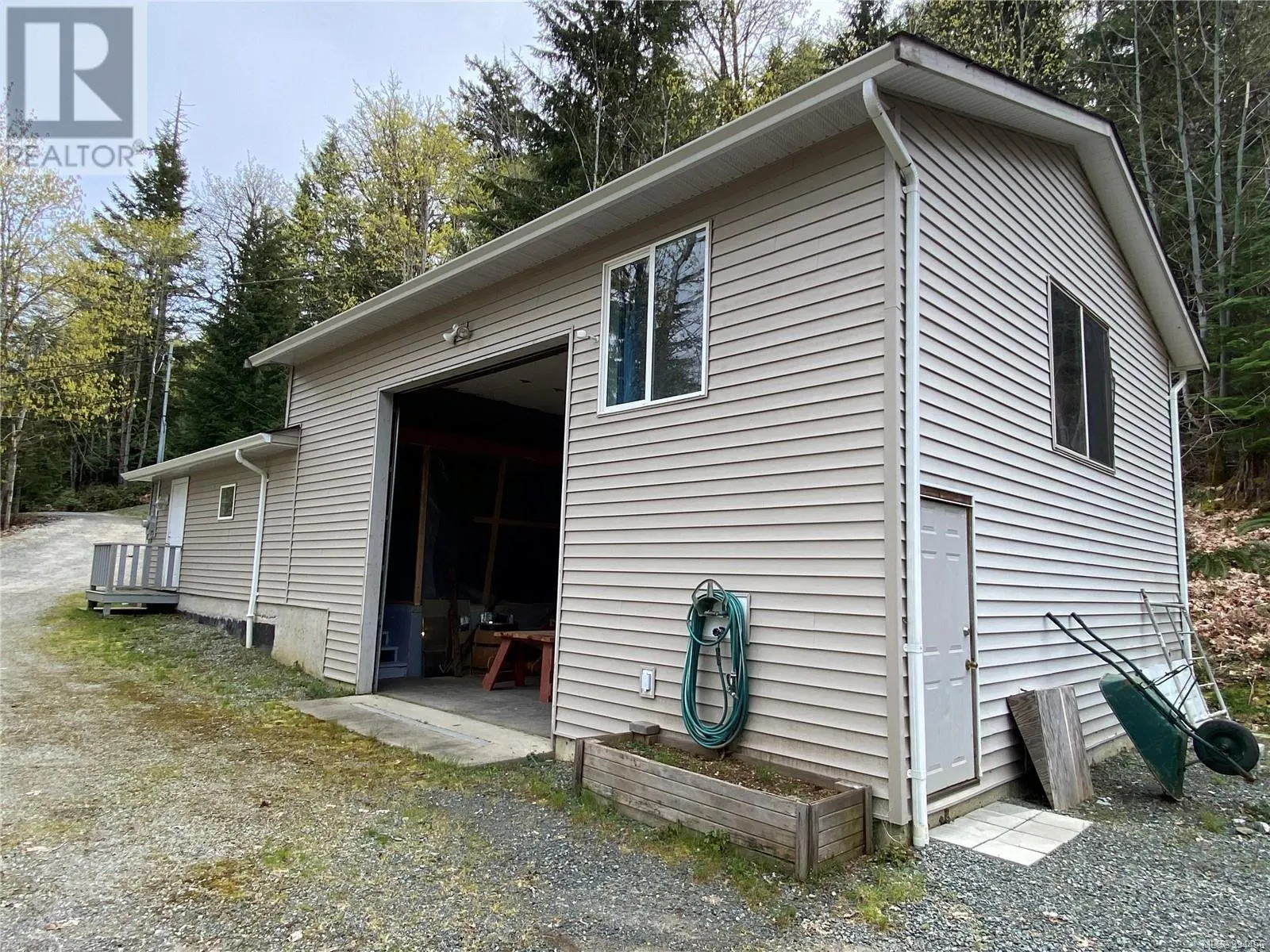 1828 Strathcona Hts