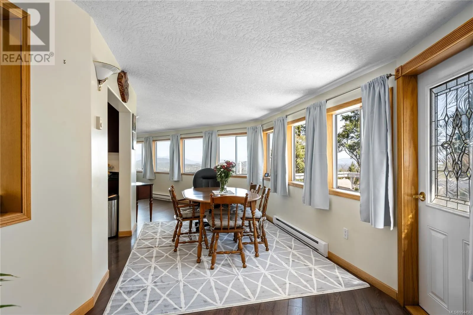 1828 Strathcona Hts