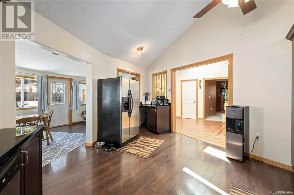 1828 Strathcona Hts