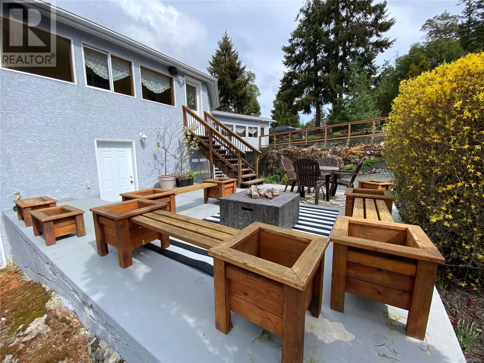 1828 Strathcona Hts
