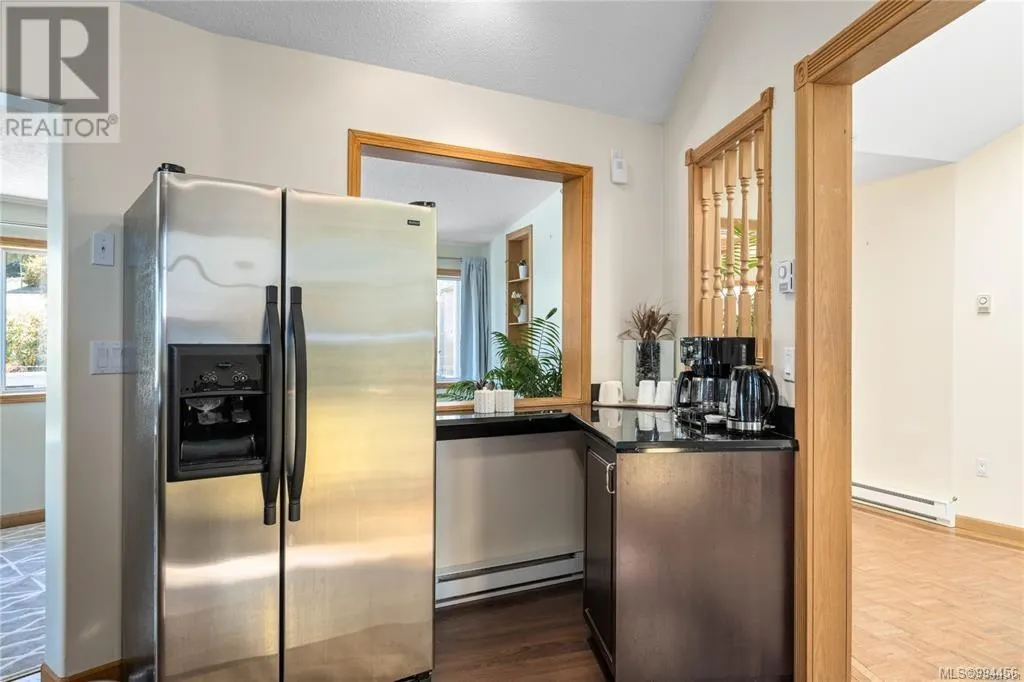 1828 Strathcona Hts