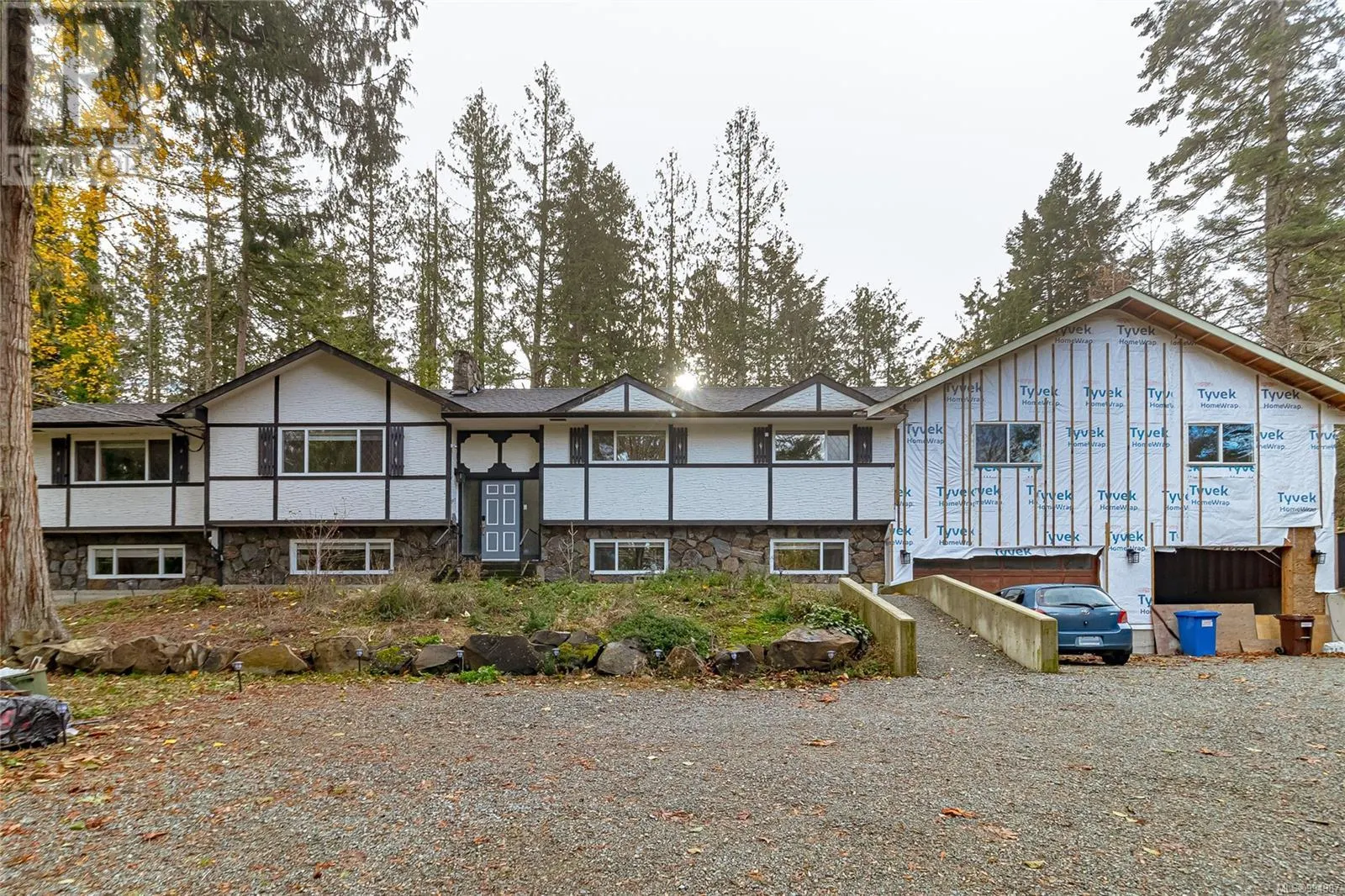 1077 Lands End Rd