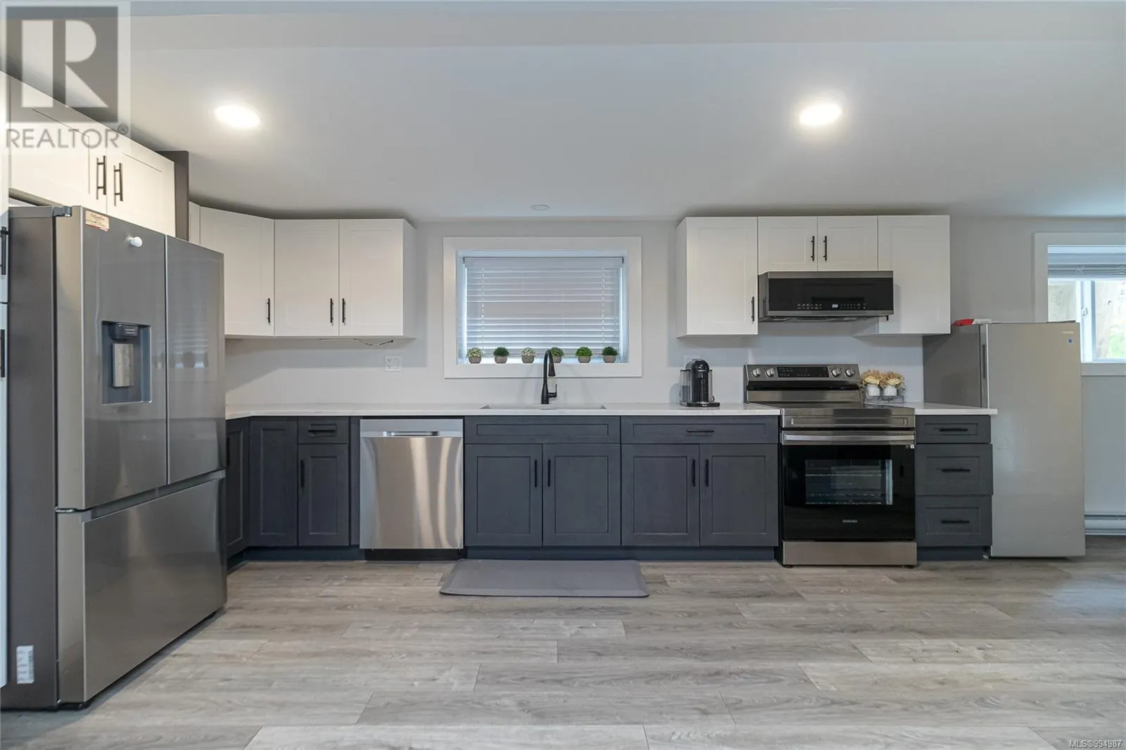 1077 Lands End Rd