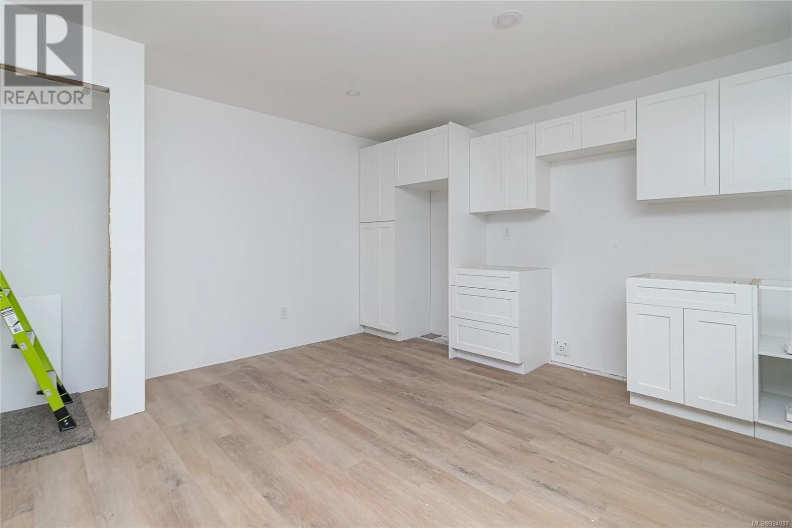 1077 Lands End Rd