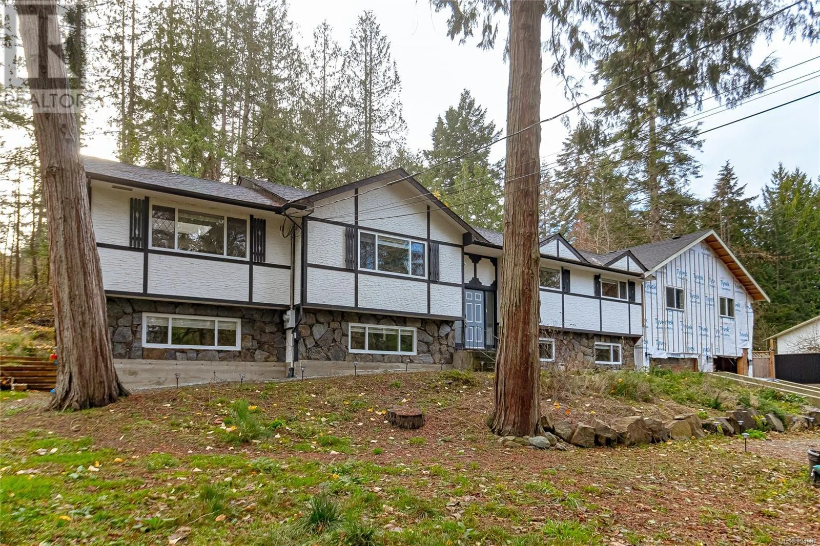 1077 Lands End Rd