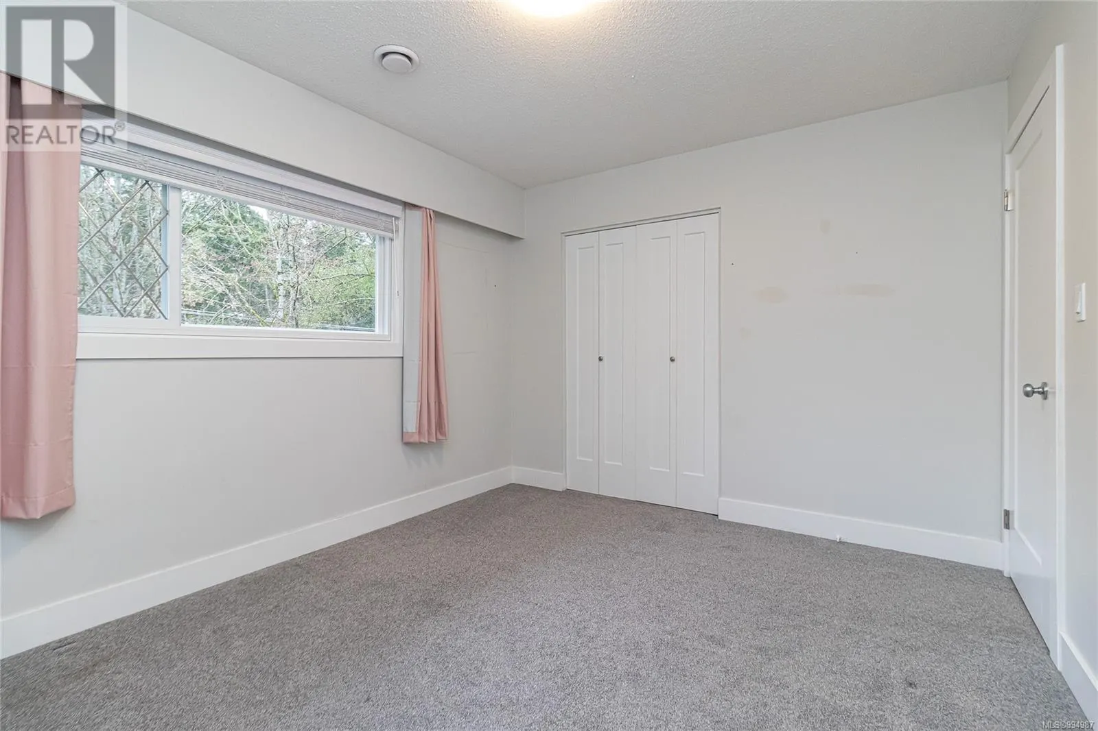 1077 Lands End Rd