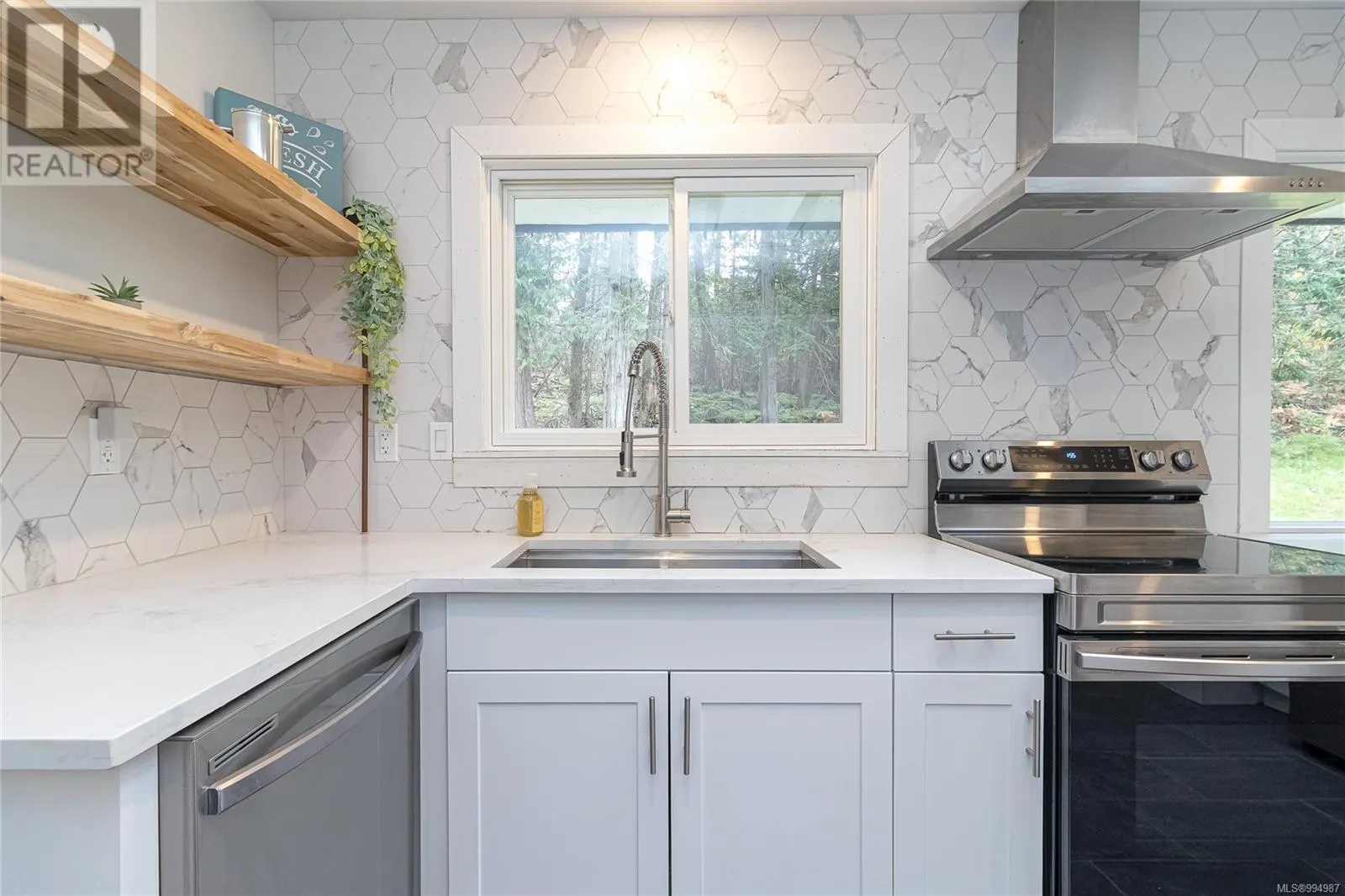 1077 Lands End Rd