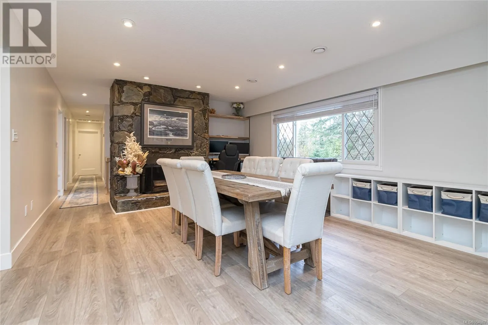 1077 Lands End Rd