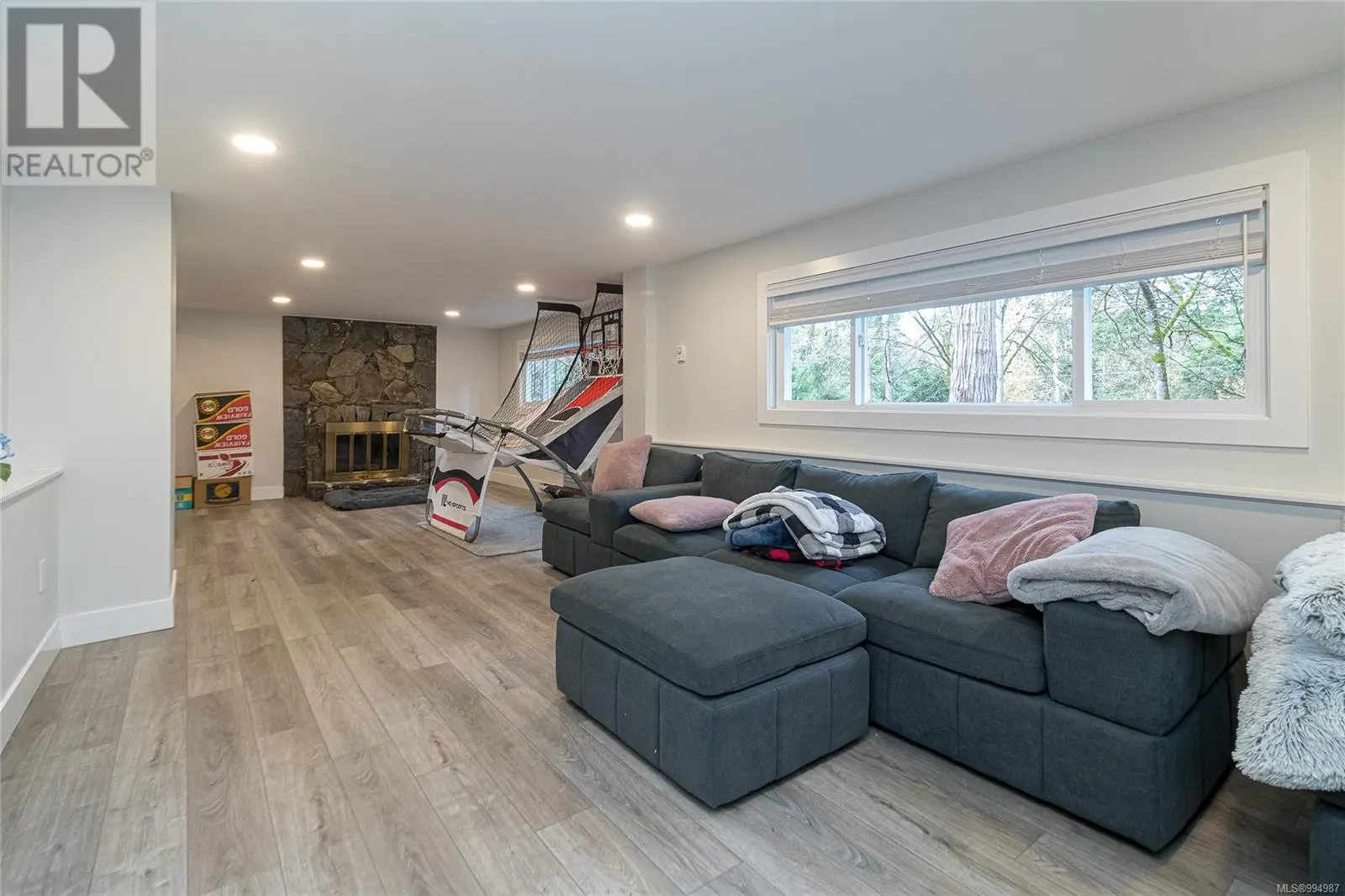 1077 Lands End Rd