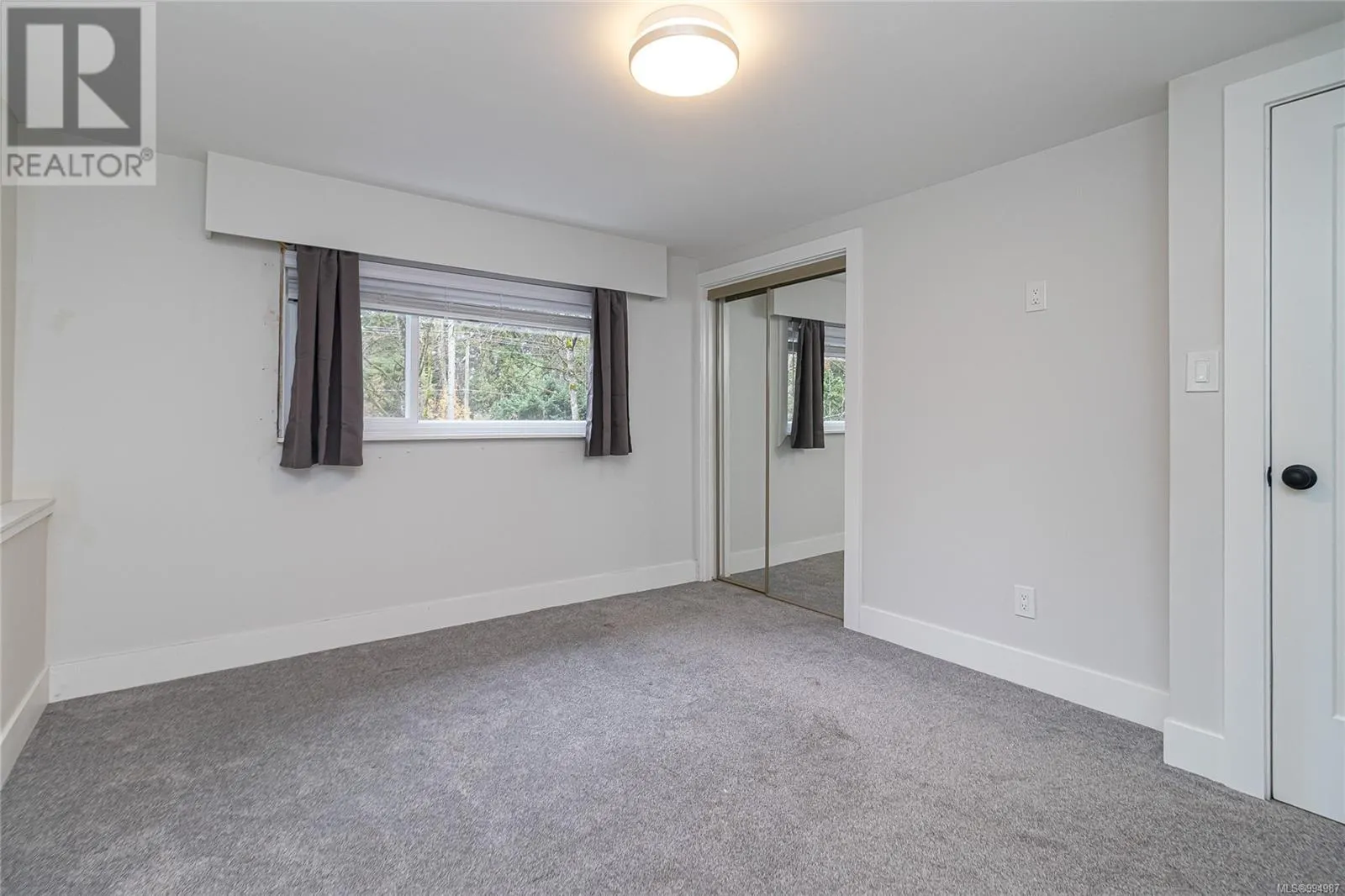 1077 Lands End Rd