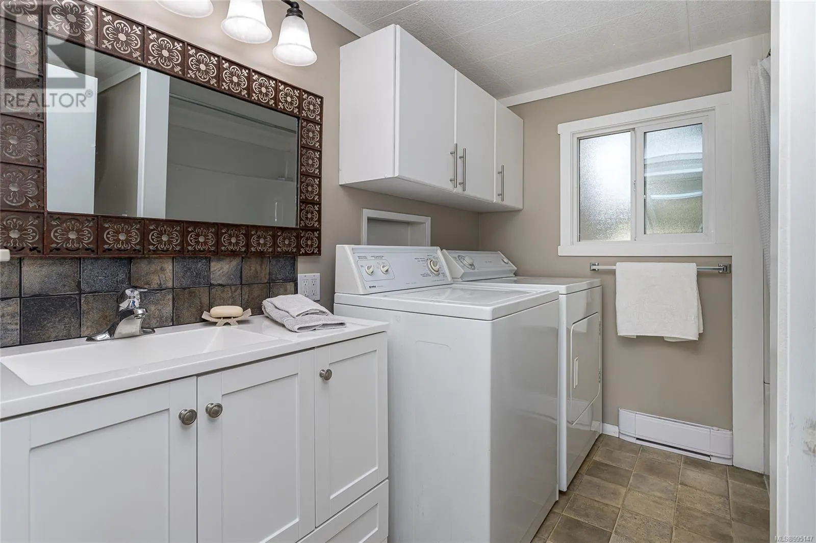 924 Kasba Cir