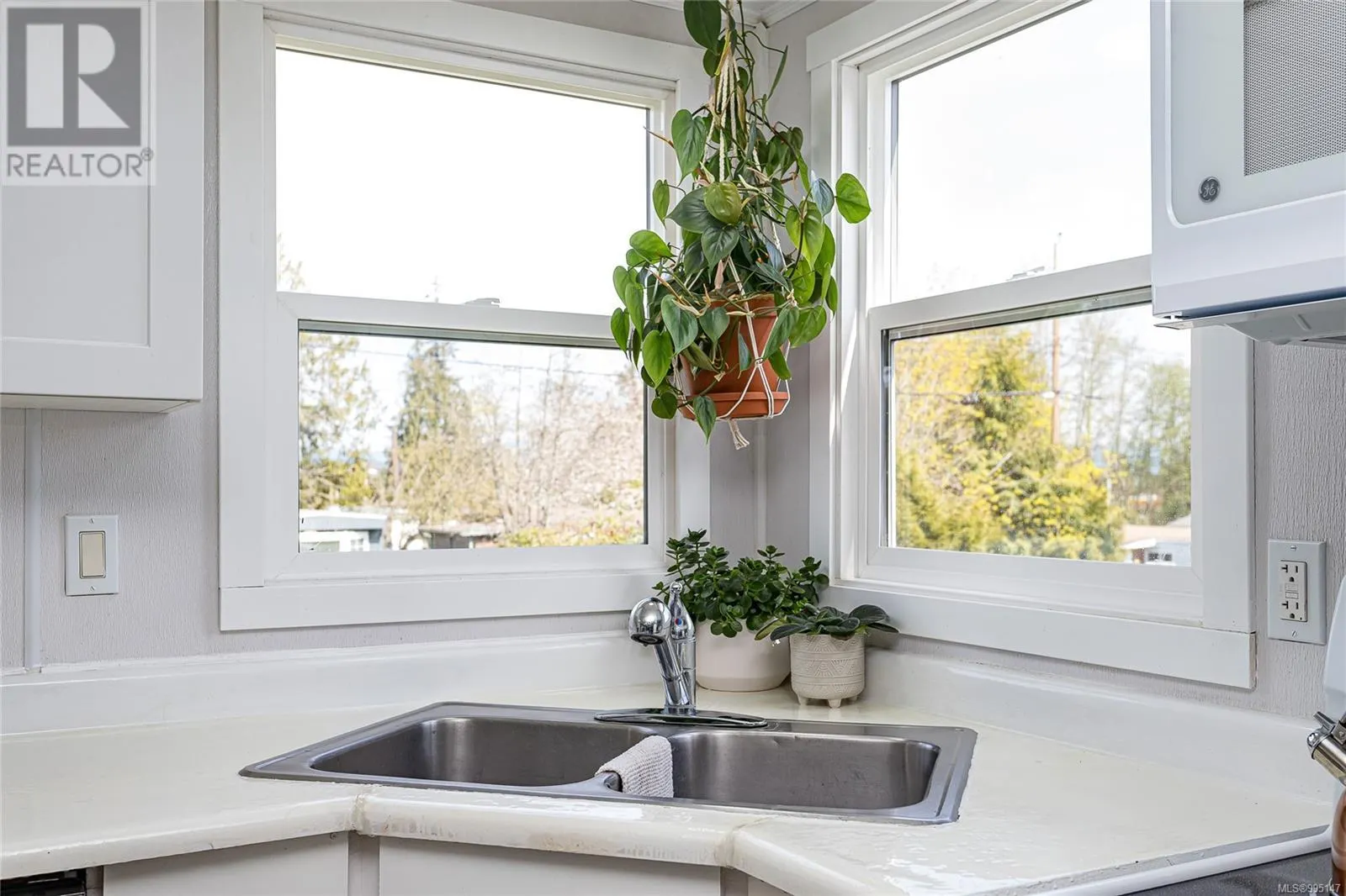 924 Kasba Cir