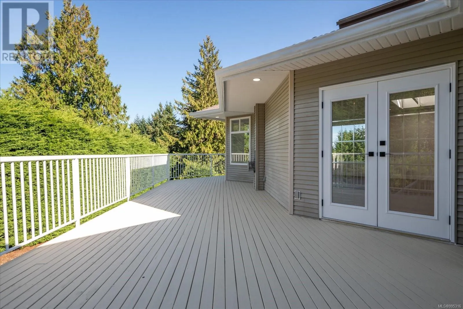 6608 Golden Eagle Way
