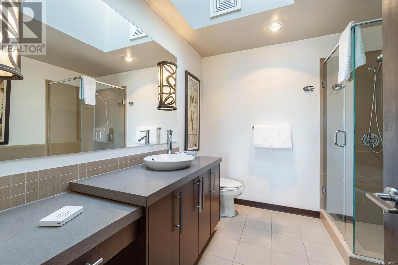 1111E 1175 Resort Dr