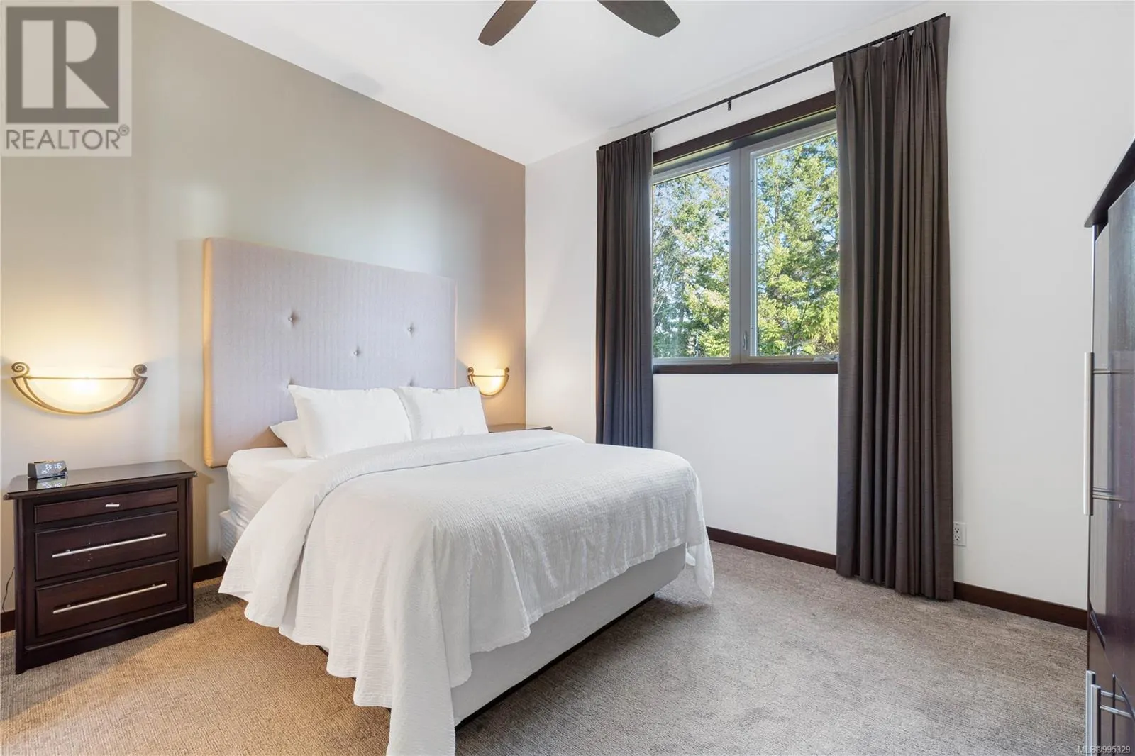 1111E 1175 Resort Dr
