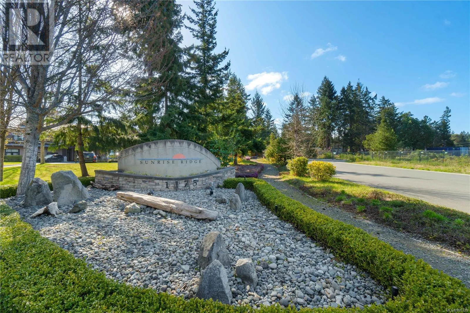 1111E 1175 Resort Dr