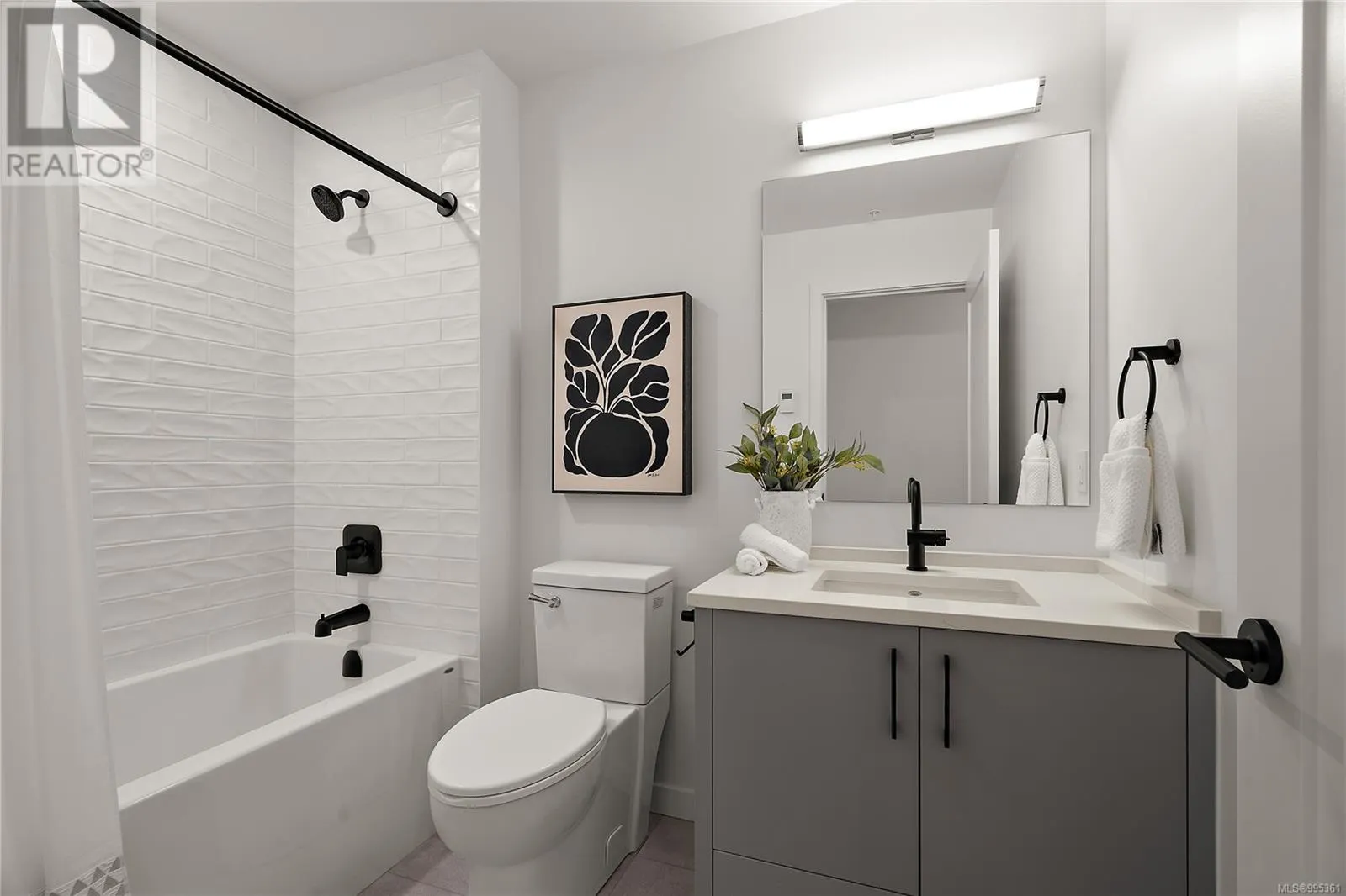 B304 1102 Esquimalt Rd