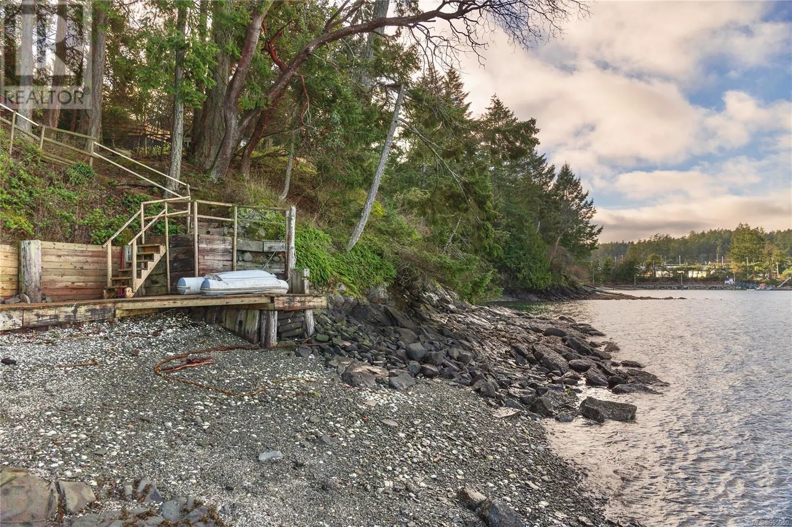 2320 Dolphin Rd
