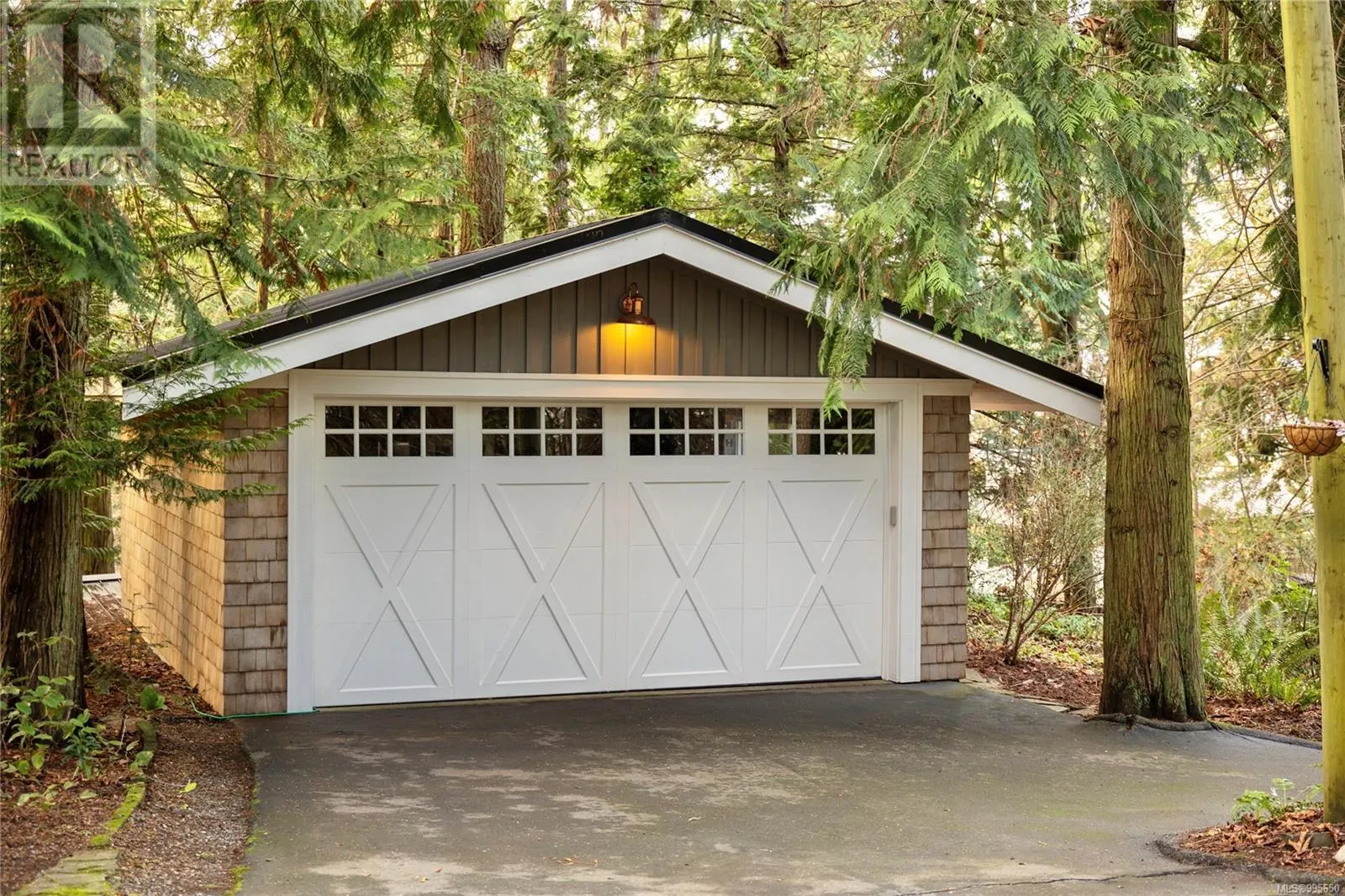 2320 Dolphin Rd