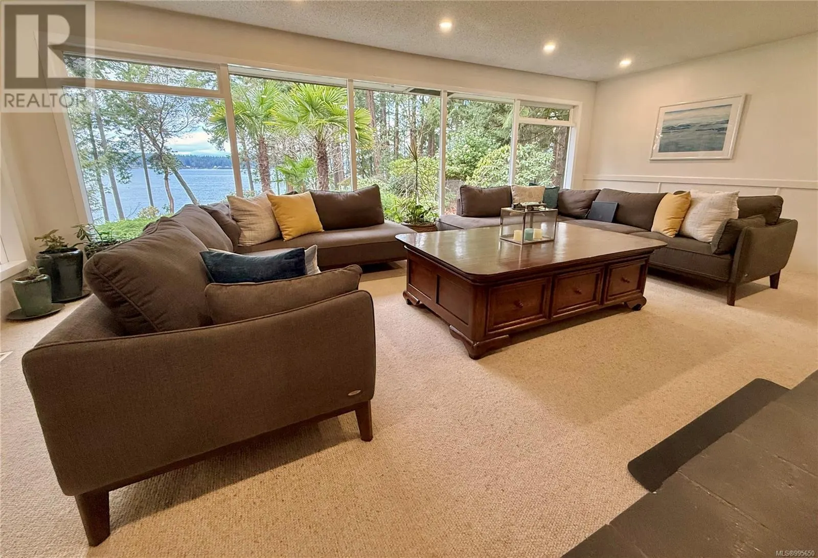 2320 Dolphin Rd