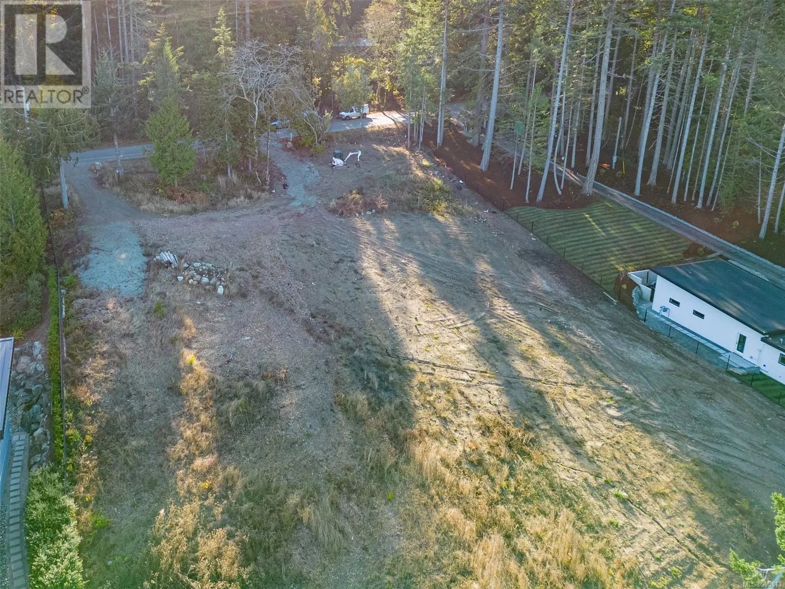 760 Lands End Rd