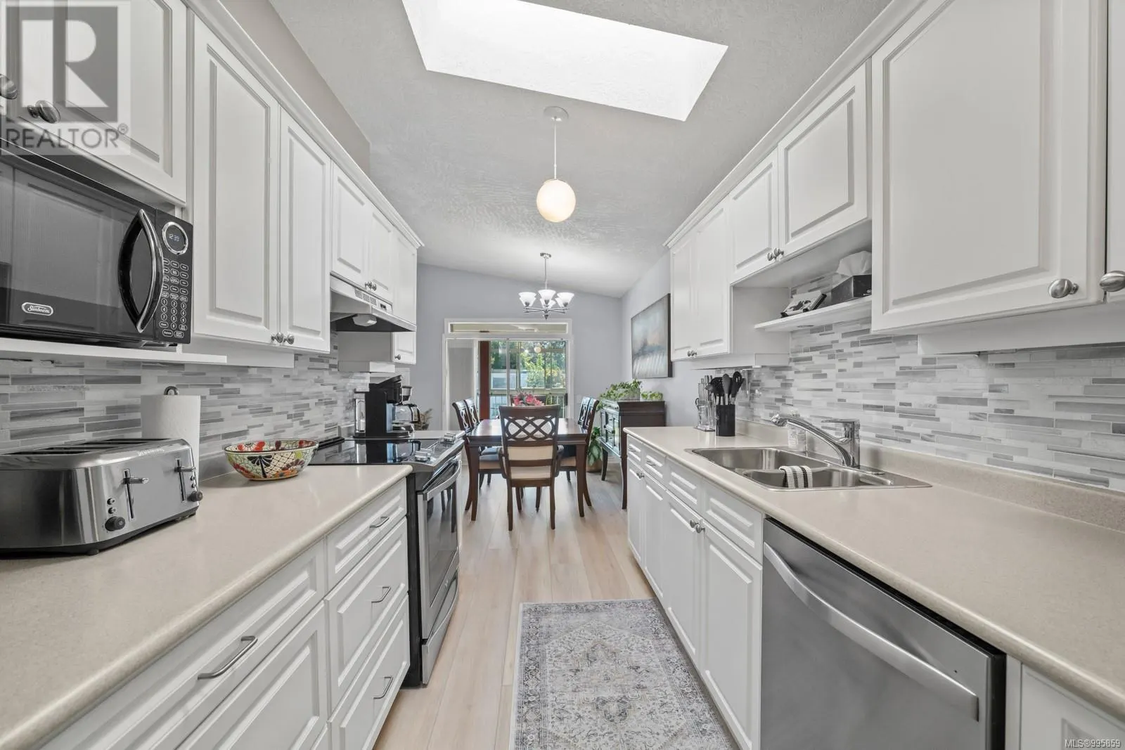 403 1234 Fort St