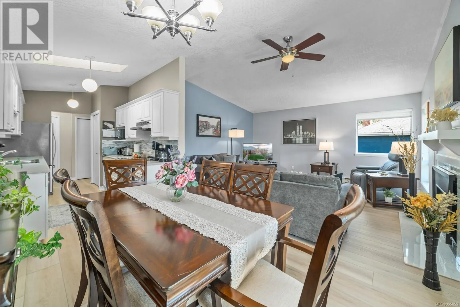 403 1234 Fort St