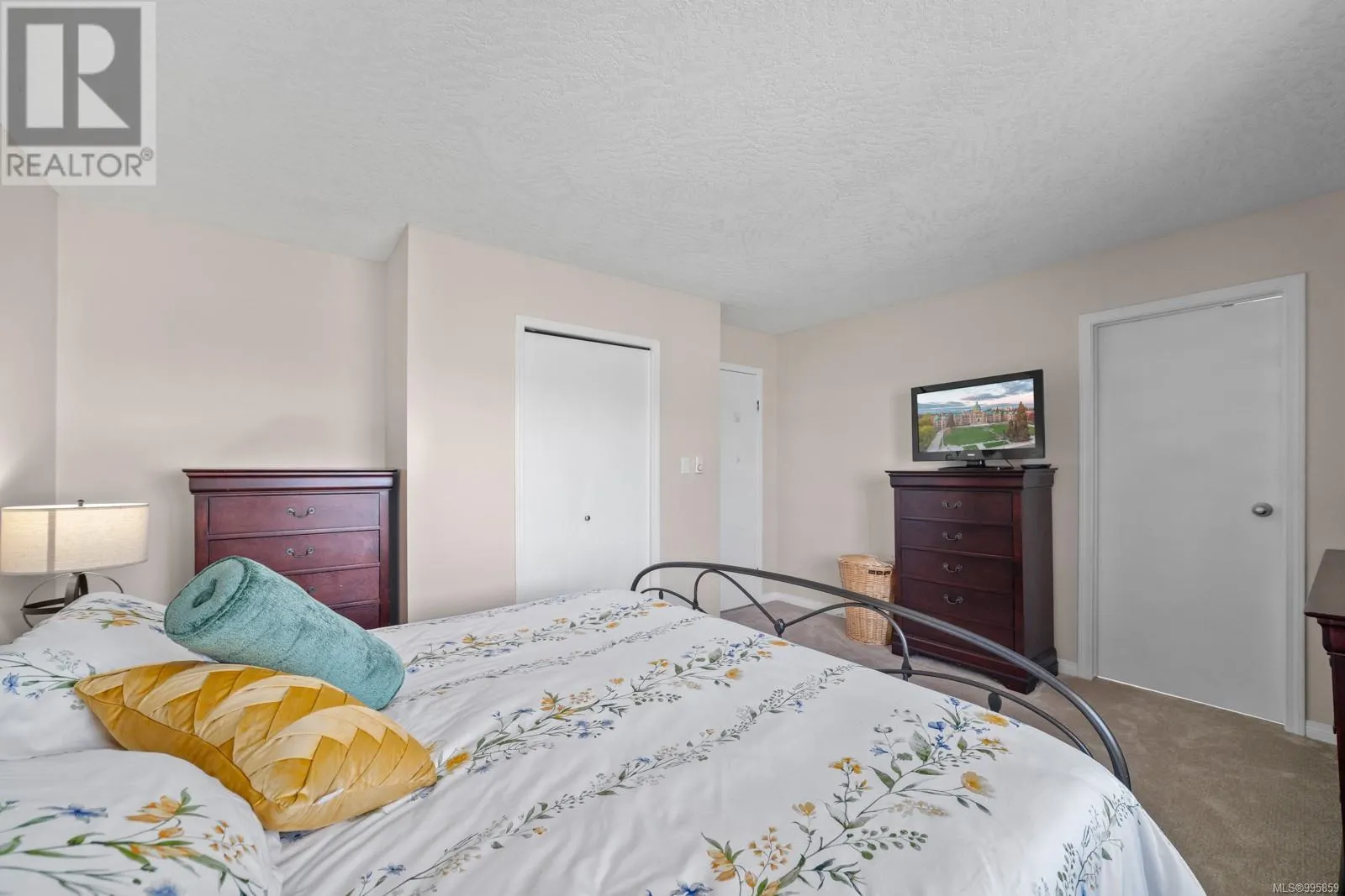 403 1234 Fort St