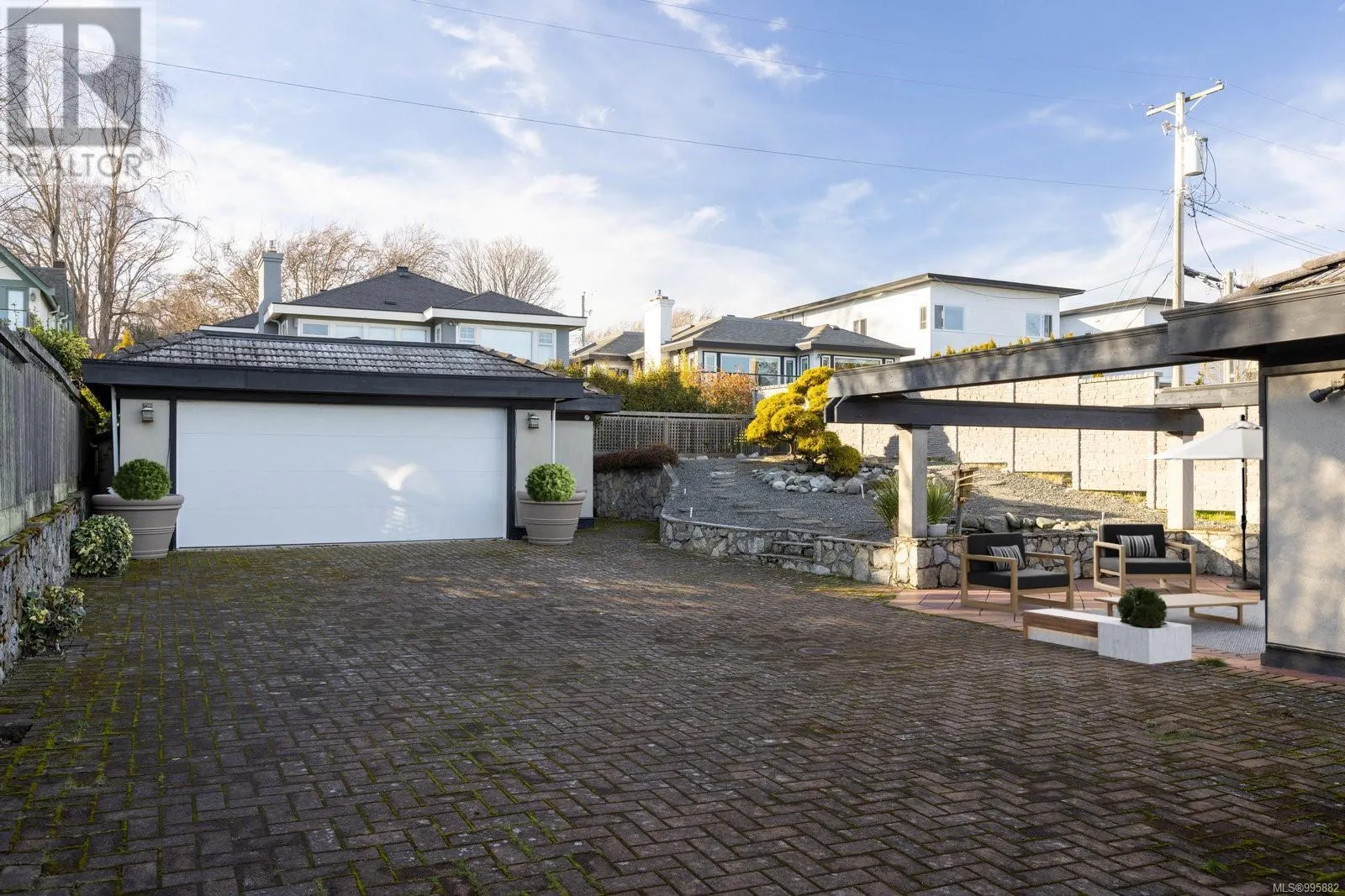 2532 Esplanade