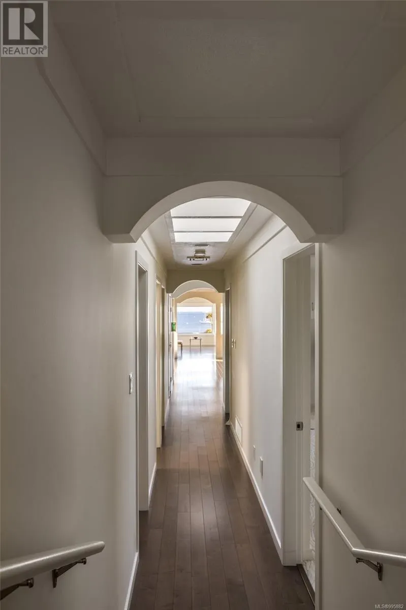 2532 Esplanade