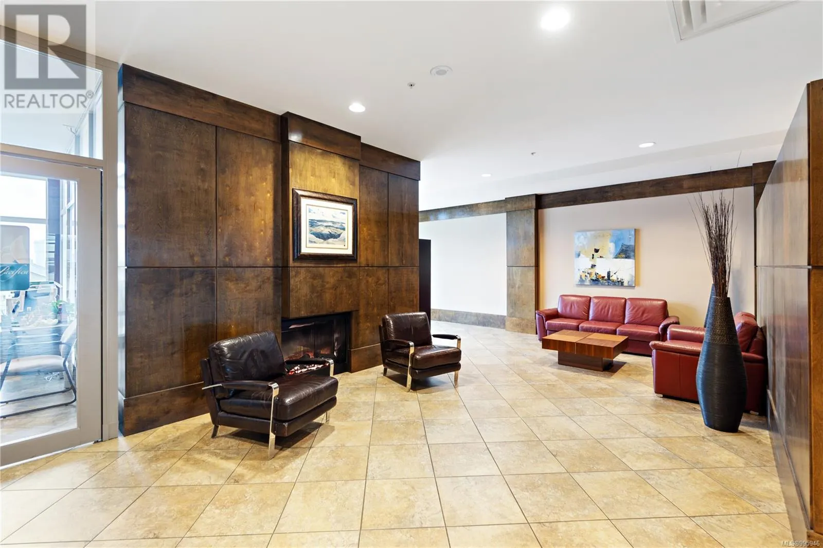 1302 38 Front St