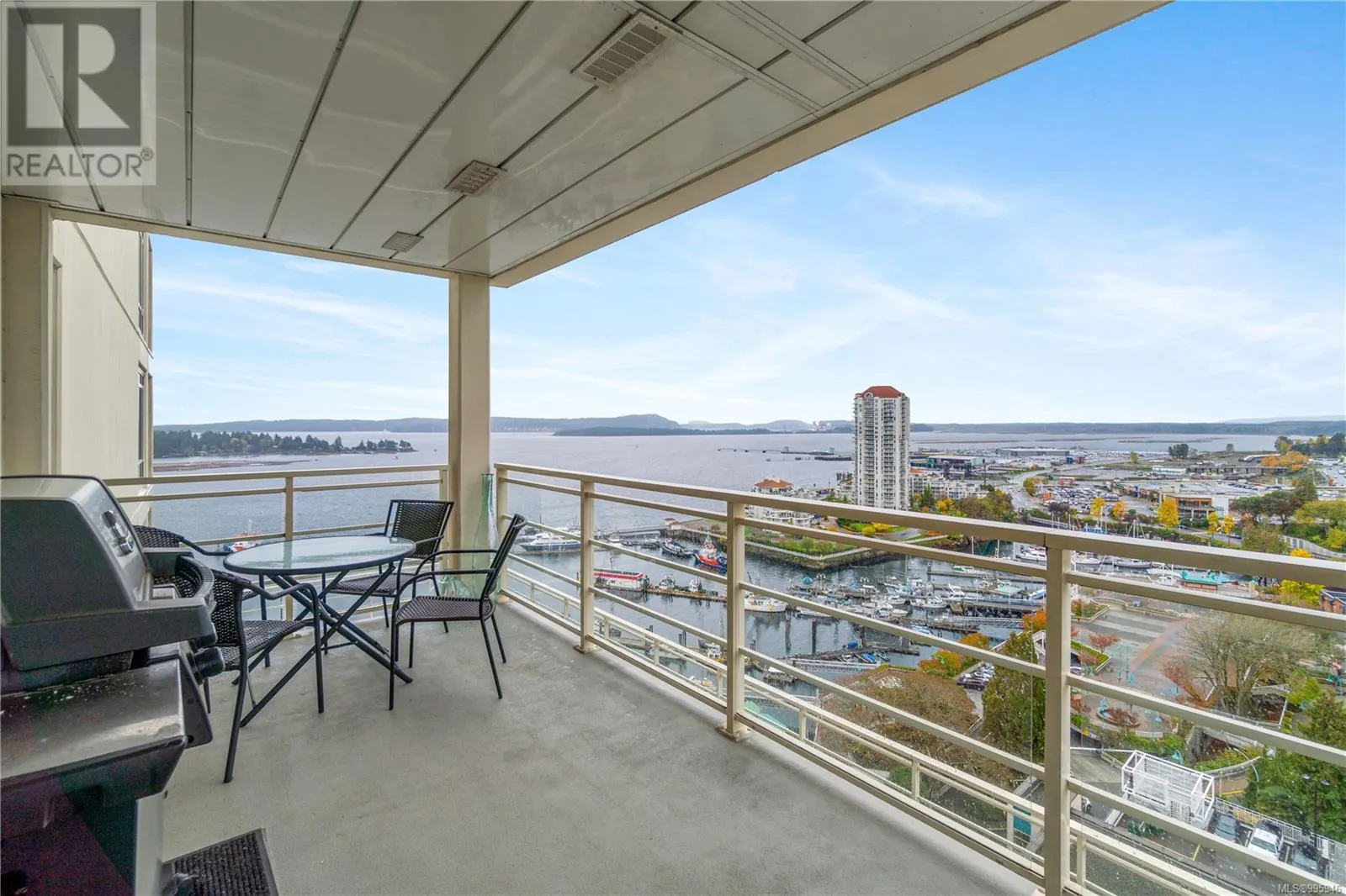 1302 38 Front St