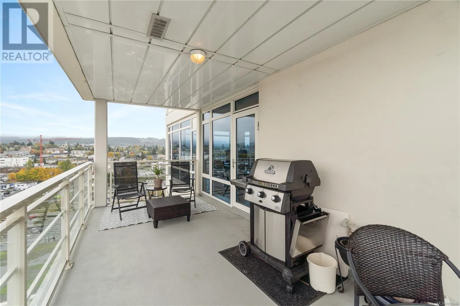 1302 38 Front St
