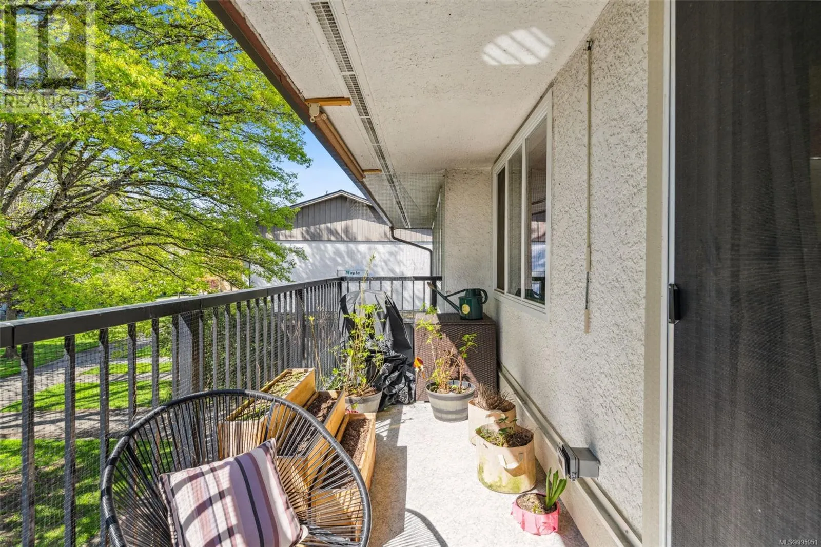 356 Burnside Rd W