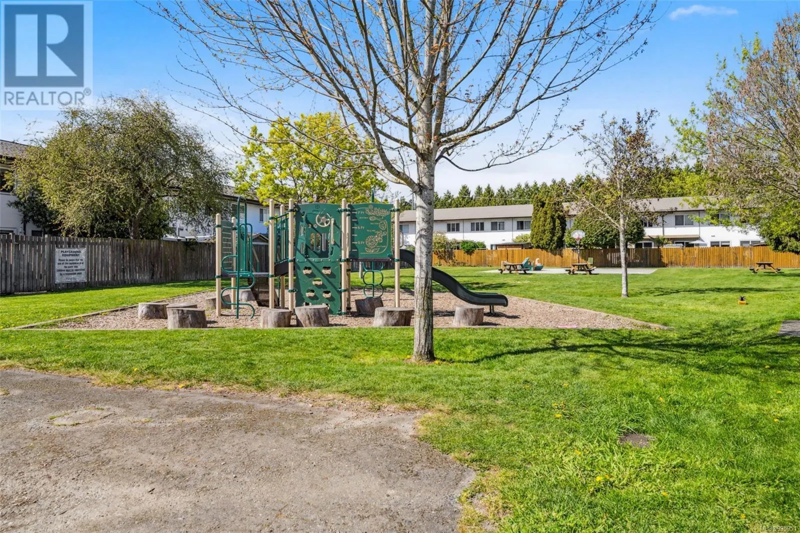 356 Burnside Rd W