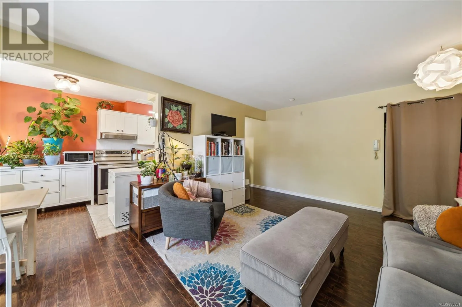 356 Burnside Rd W