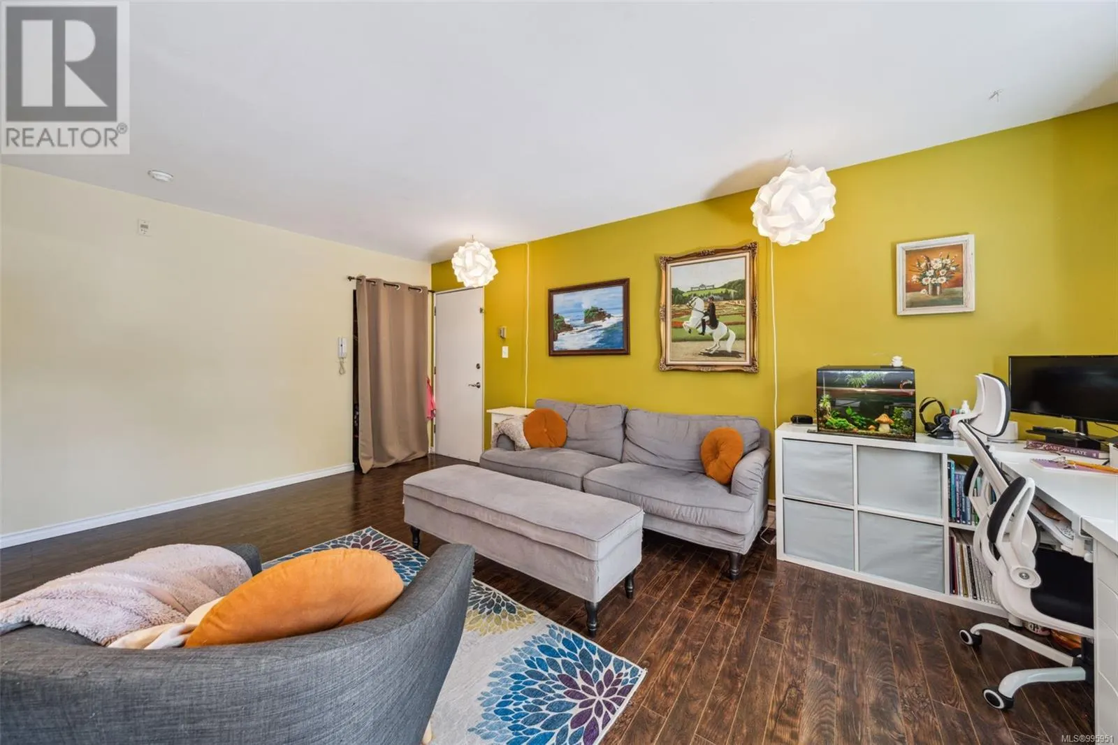 356 Burnside Rd W