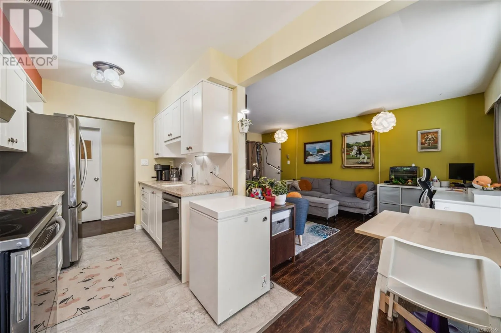 356 Burnside Rd W