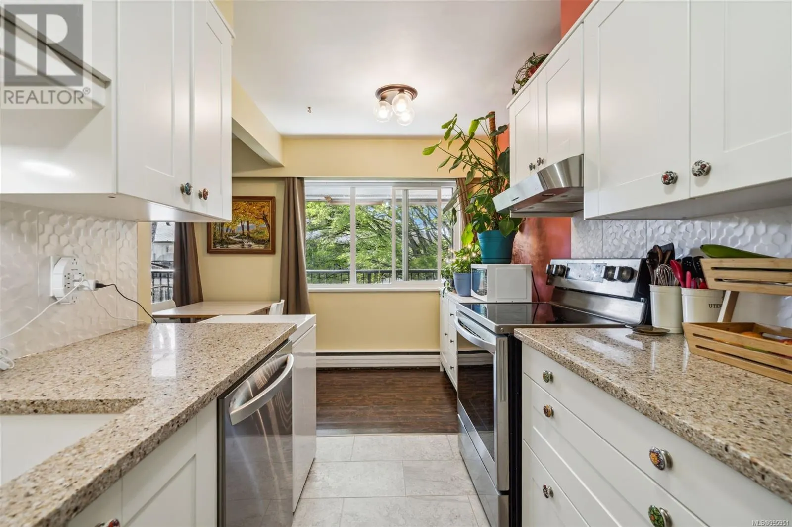 356 Burnside Rd W