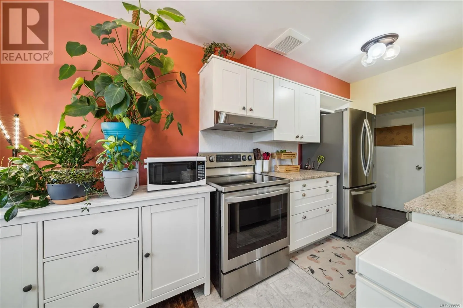 356 Burnside Rd W