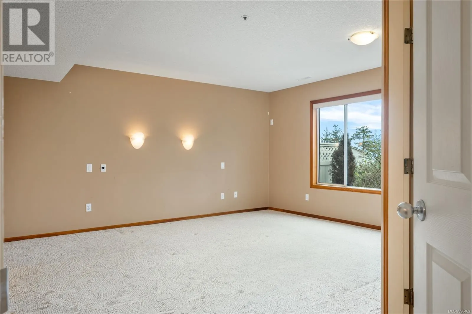 3222 Partridge Pl