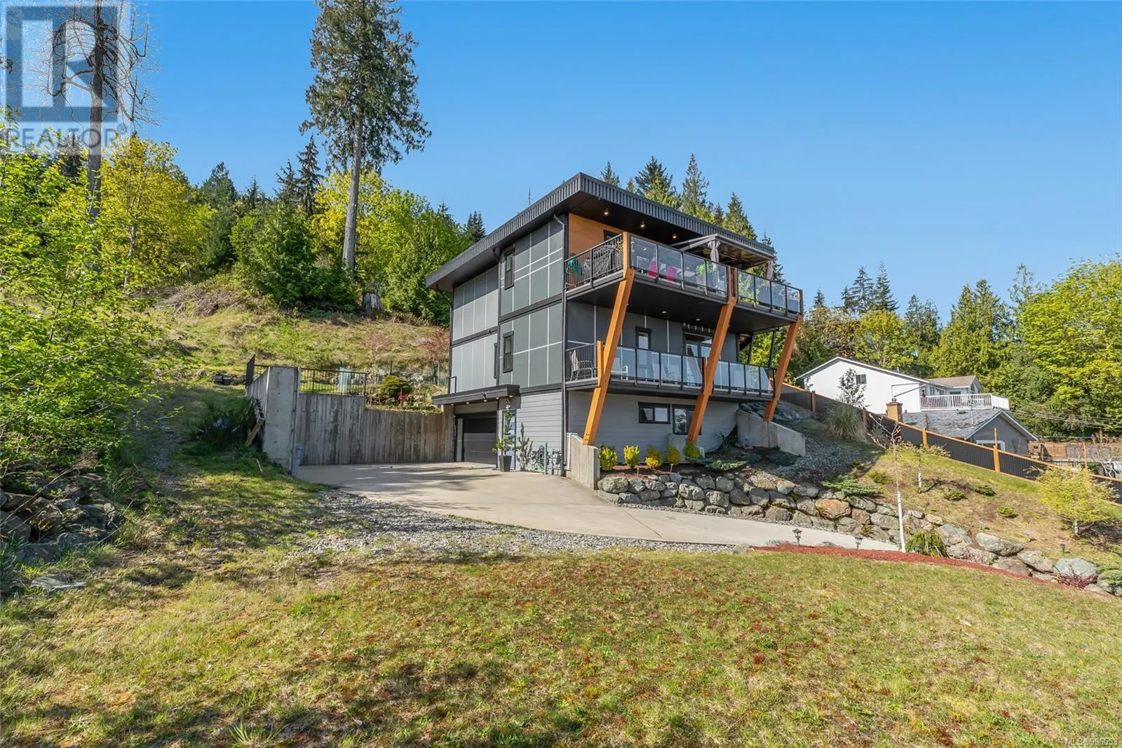 5109 Laguna Way