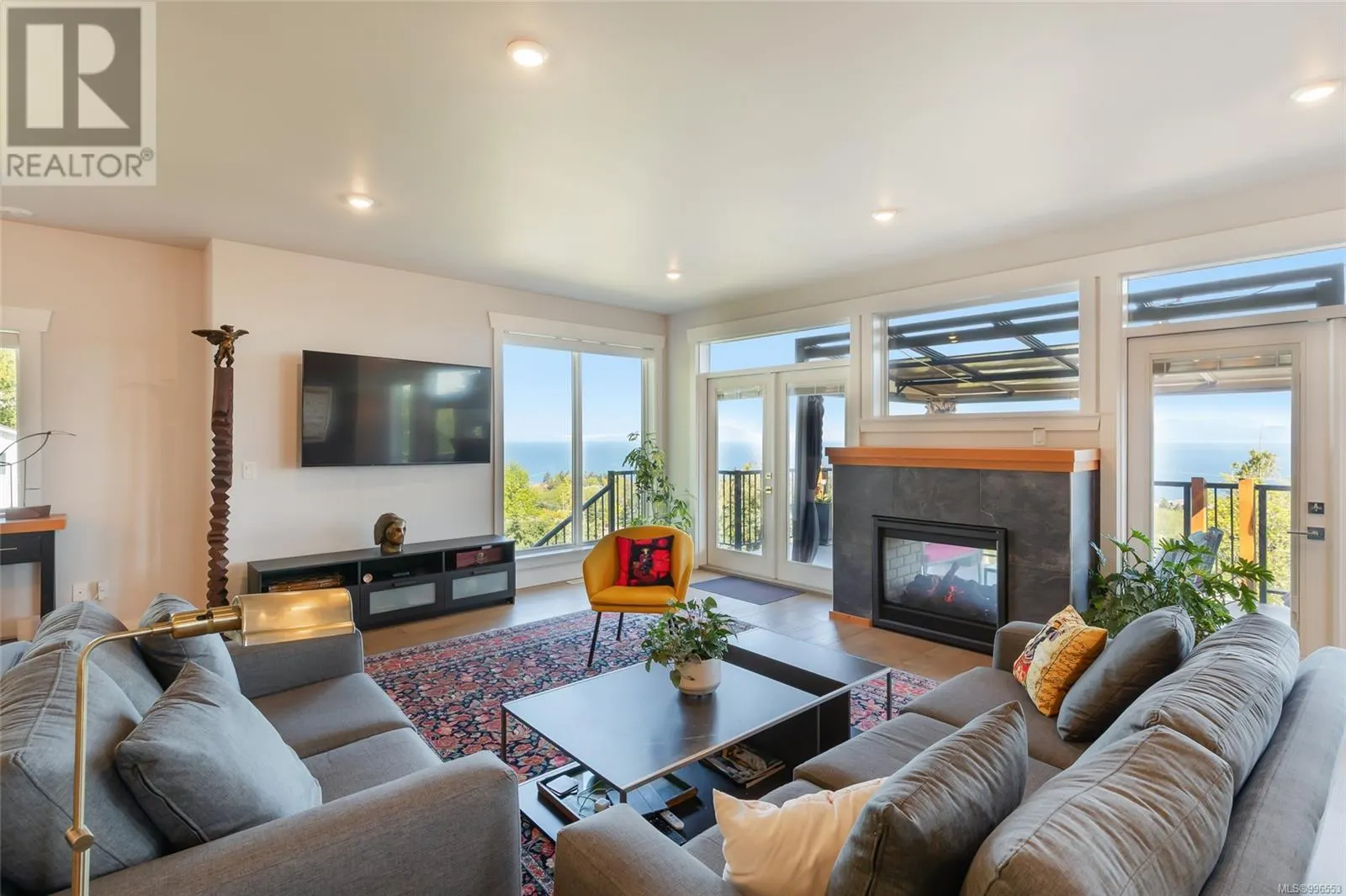 5109 Laguna Way